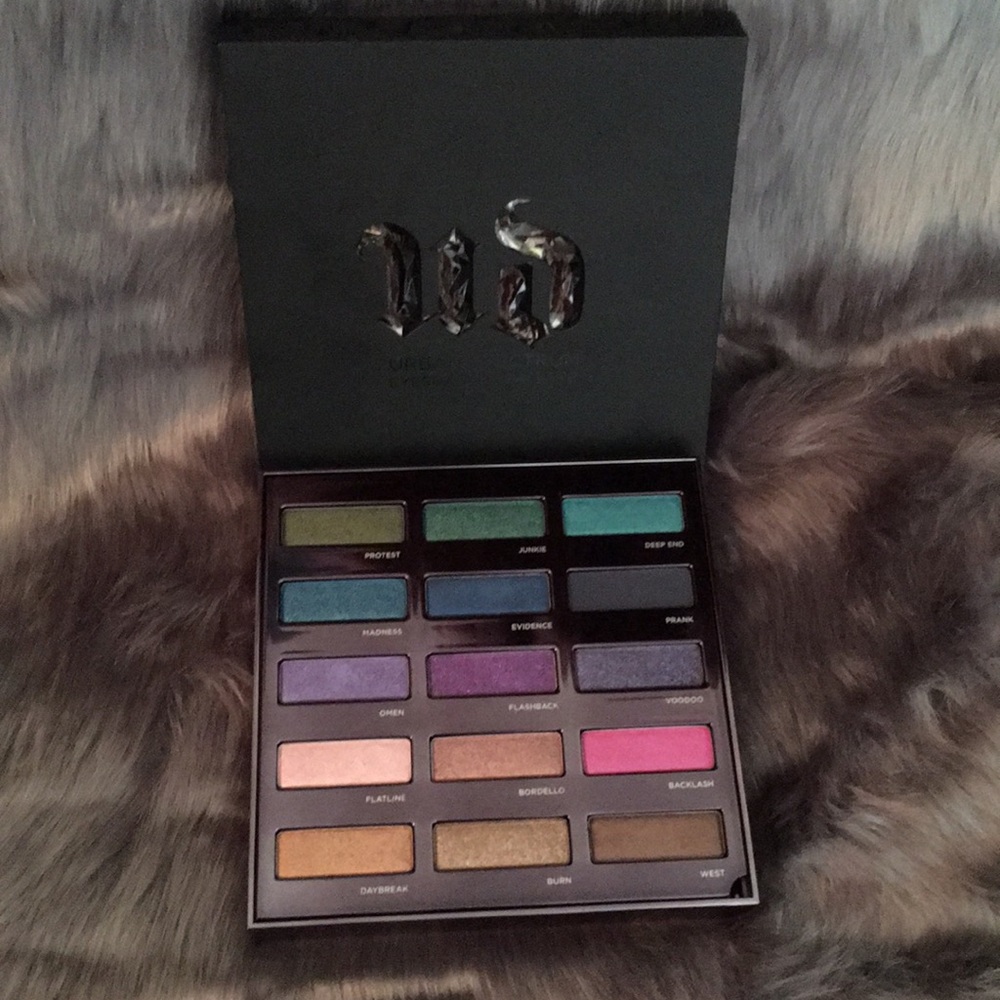 Urban Decay Urban Spectrum Eyeshadow Palette